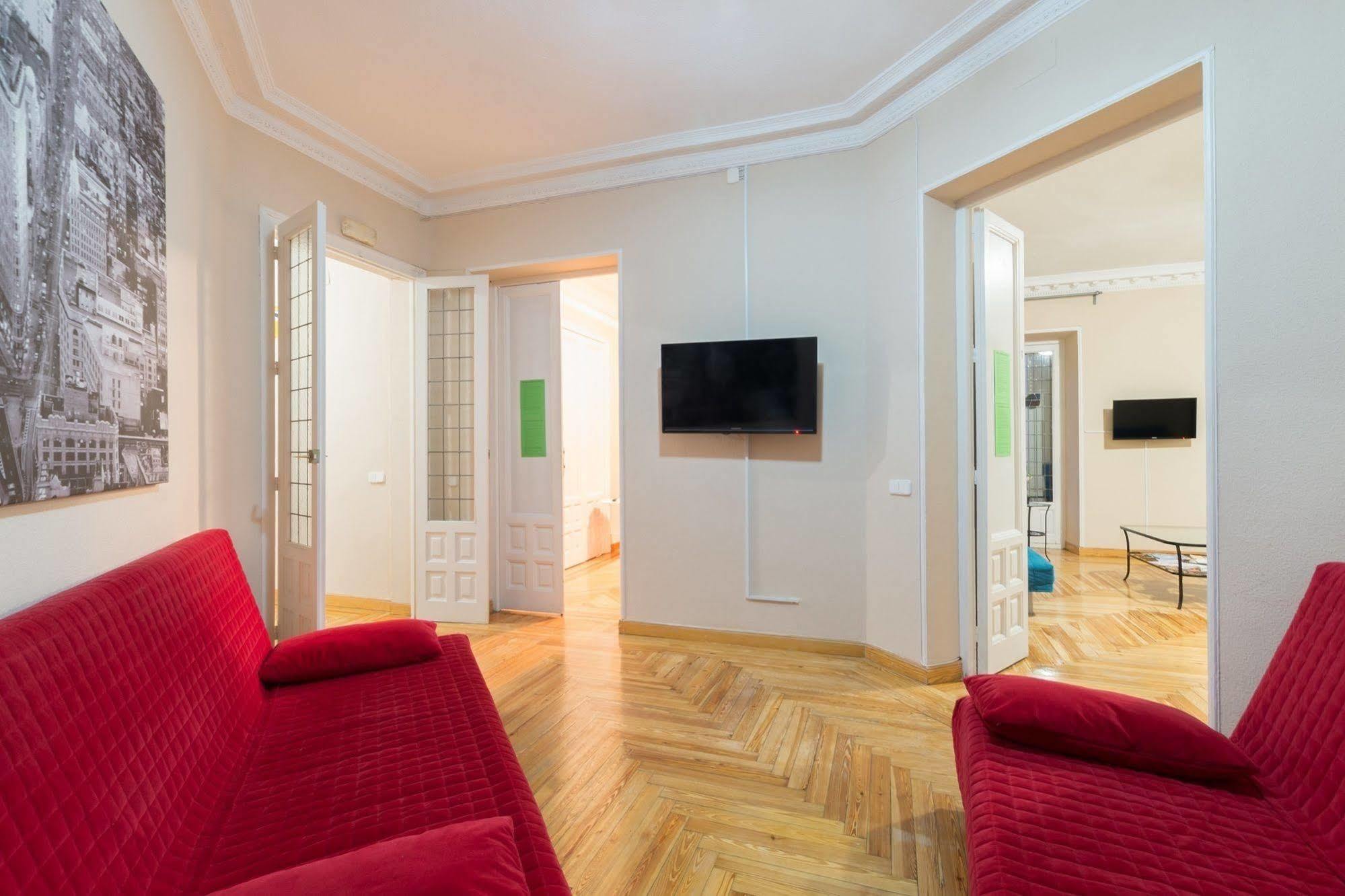 Rooms Arguelles 58 Madrid Eksteriør bilde